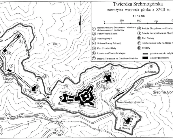 Mapa twierdzy Srebrna Góra z zaznaczonymi fortyfikacjami, punktami widokowymi i legendą.