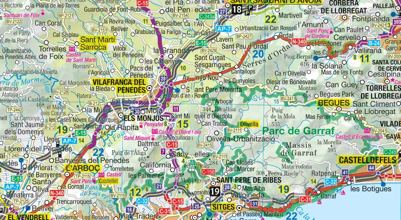 Mapa drogowy Katalonii, gdzie jest Barcelona, z zaznaczonymi miastami jak Sitges, Vilafranca del Penedès i autostradami.