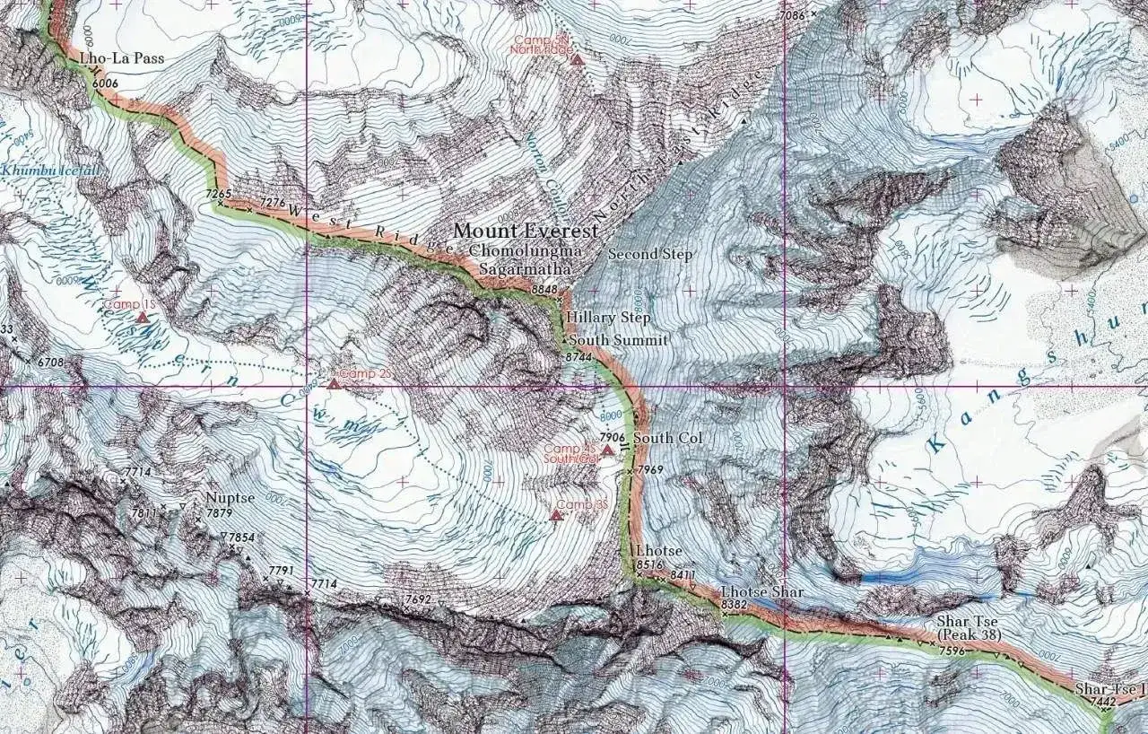 Mapa topograficzna z zaznaczoną trasą na Mount Everest. Widoczne obozy, przełęcze i szczyty, w tym Lho-La Pass, Khumbu Icefall, Hillary Step, South Summit, South Col, Lhotse i Shar Tse. Gdzie jest Mount Everest? Na tej mapie!
