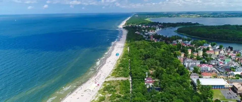 Zdjęcie Jak znaleźć nocleg nad morzem bez przepłacania i stresu